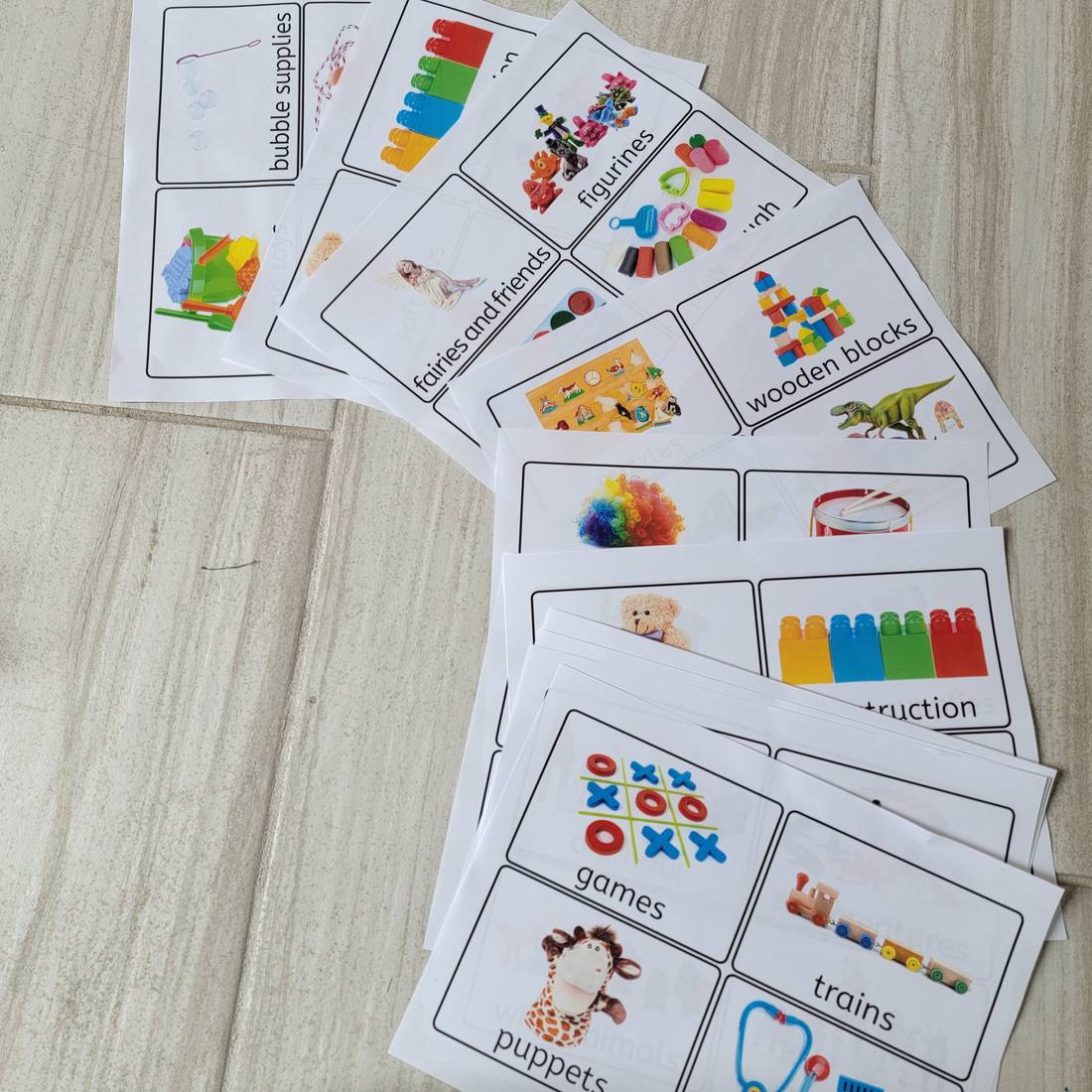 Printed picture-and-word labels for toy categories